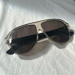 Gucci Sunglasses GG009S 
Brown Frame/Black legs